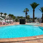 Nyaraló Casa Anna. Pool And Next To The