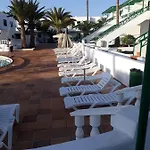 Casa Anna. Pool And Next To The Будинок відпочинку *