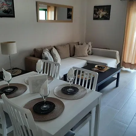 Feriehus Casa Anna. Pool And Next To The Puerto del Carmen (Lanzarote)