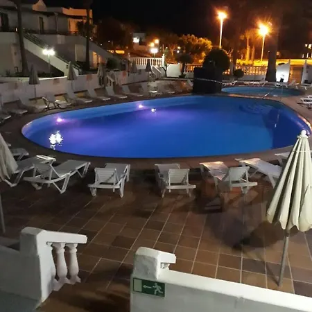 Casa Anna. Pool And Next To The Сasa de vacaciones