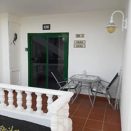 Casa Anna. Pool And Next To The Feriehus Puerto del Carmen (Lanzarote)