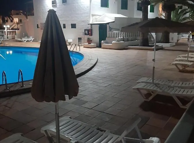 Casa Anna. Pool And Next To The Feriehus *