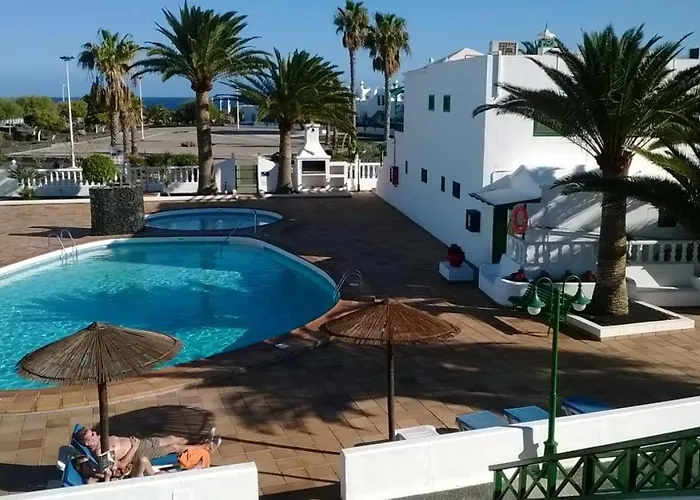 Feriehus Casa Anna. Pool And Next To The Puerto del Carmen (Lanzarote)