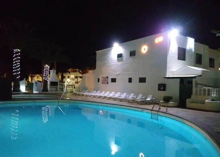 Feriehus Casa Anna. Pool And Next To The Puerto del Carmen (Lanzarote)