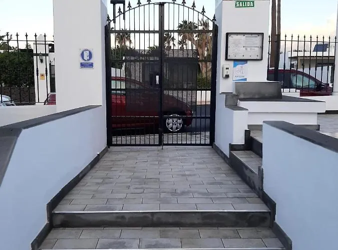 Feriehus Casa Anna. Pool And Next To The