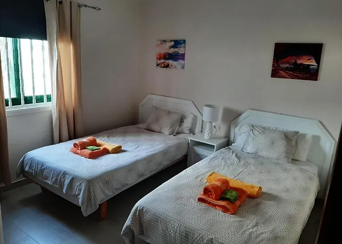 Casa Anna. Pool And Next To The Сasa de vacaciones