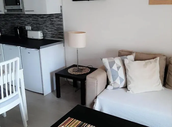 Casa Anna. Pool And Next To The Сasa de vacaciones *