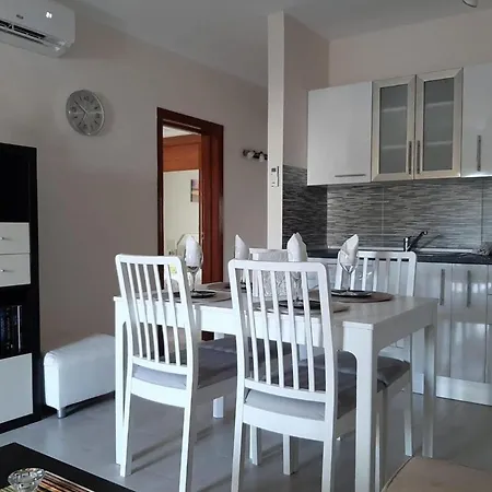 Casa Anna. Pool And Next To The Holiday home