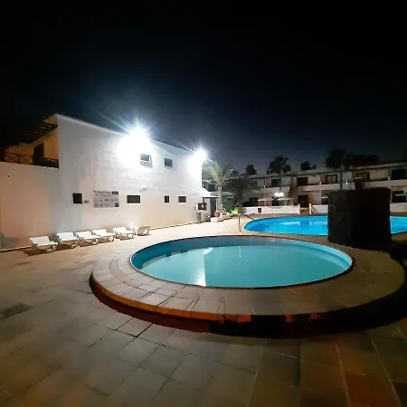 Casa Anna. Pool And Next To The Holiday home Puerto del Carmen (Lanzarote)