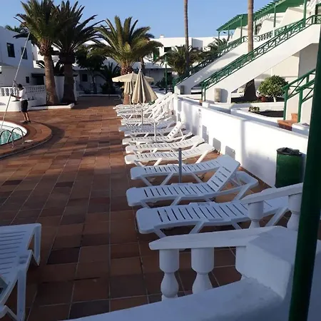 Casa Anna. Pool And Next To The Holiday home *